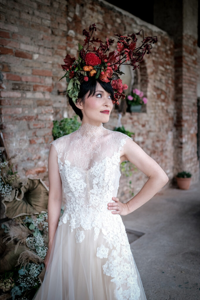 cappello di fiori su sposa giapponese
