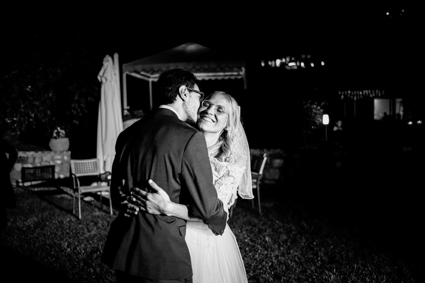 ballo degli sposi con bacio