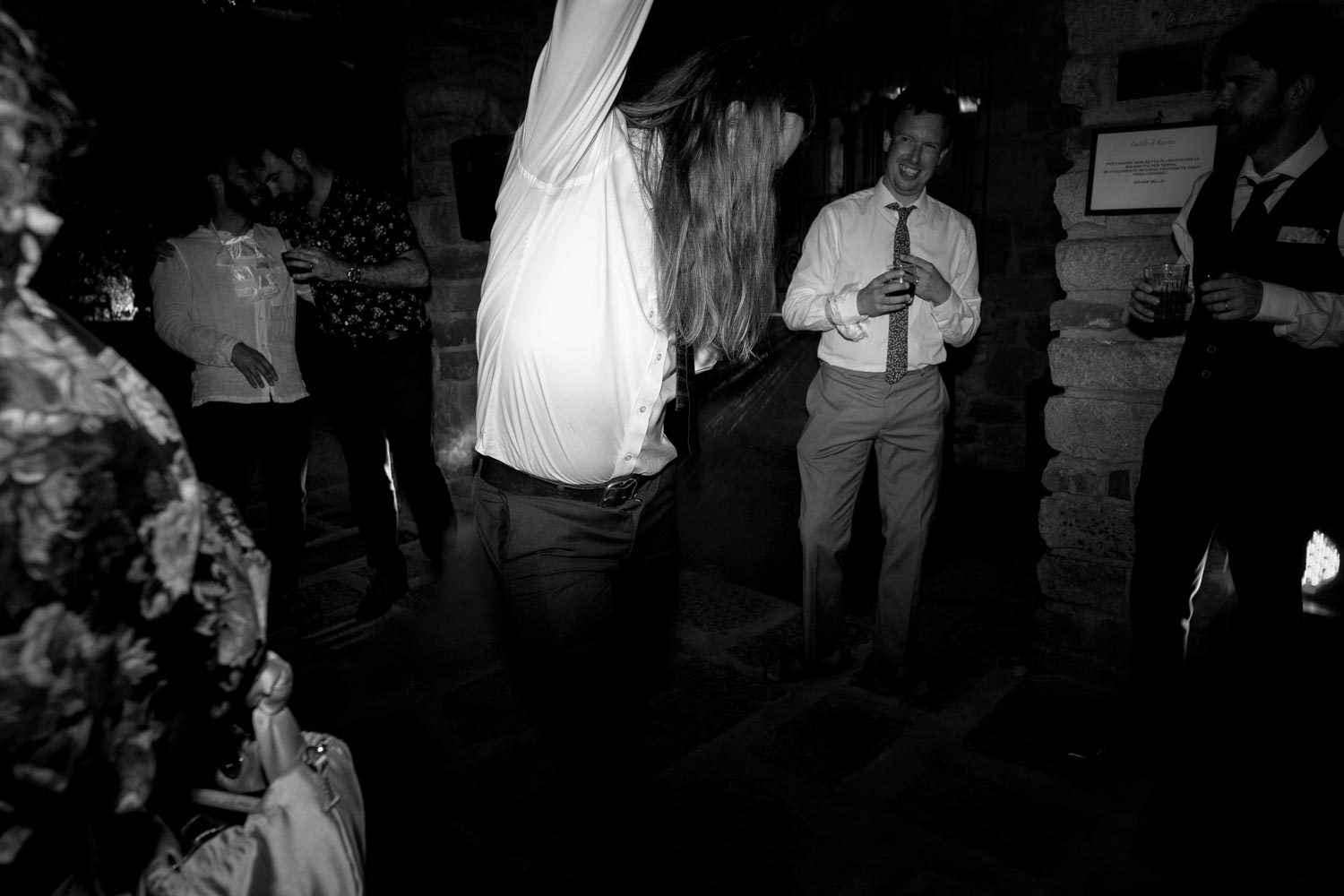 E' molto timida e riservata e questo me l'aveva premesso, cerco quindi di non essere minimamente invadente e di ricordare che sono lì perché lei me l'ha concesso.