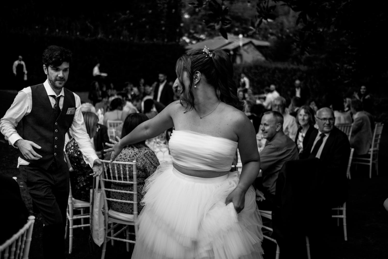 E' molto timida e riservata e questo me l'aveva premesso, cerco quindi di non essere minimamente invadente e di ricordare che sono lì perché lei me l'ha concesso.