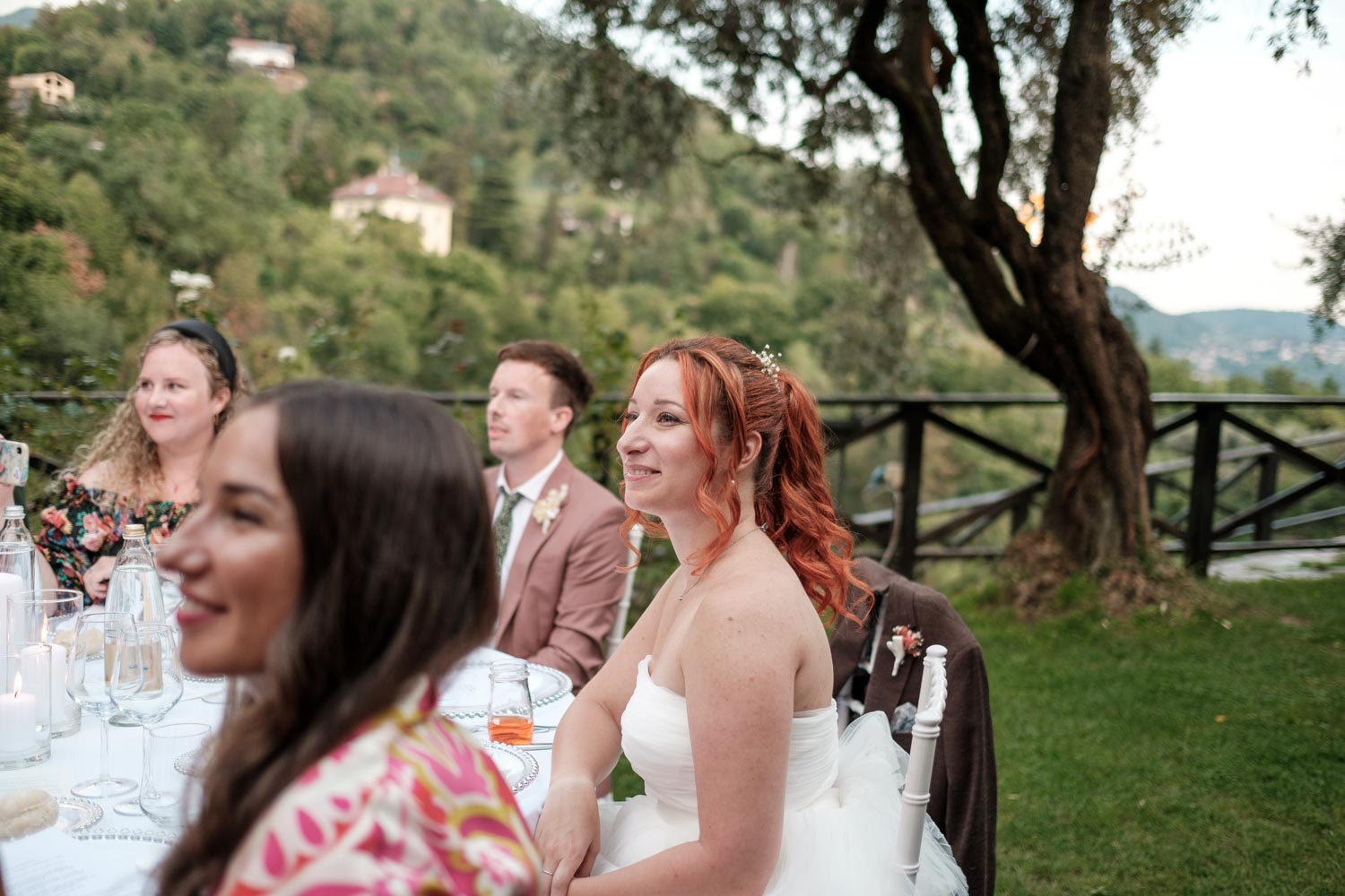 E' molto timida e riservata e questo me l'aveva premesso, cerco quindi di non essere minimamente invadente e di ricordare che sono lì perché lei me l'ha concesso.